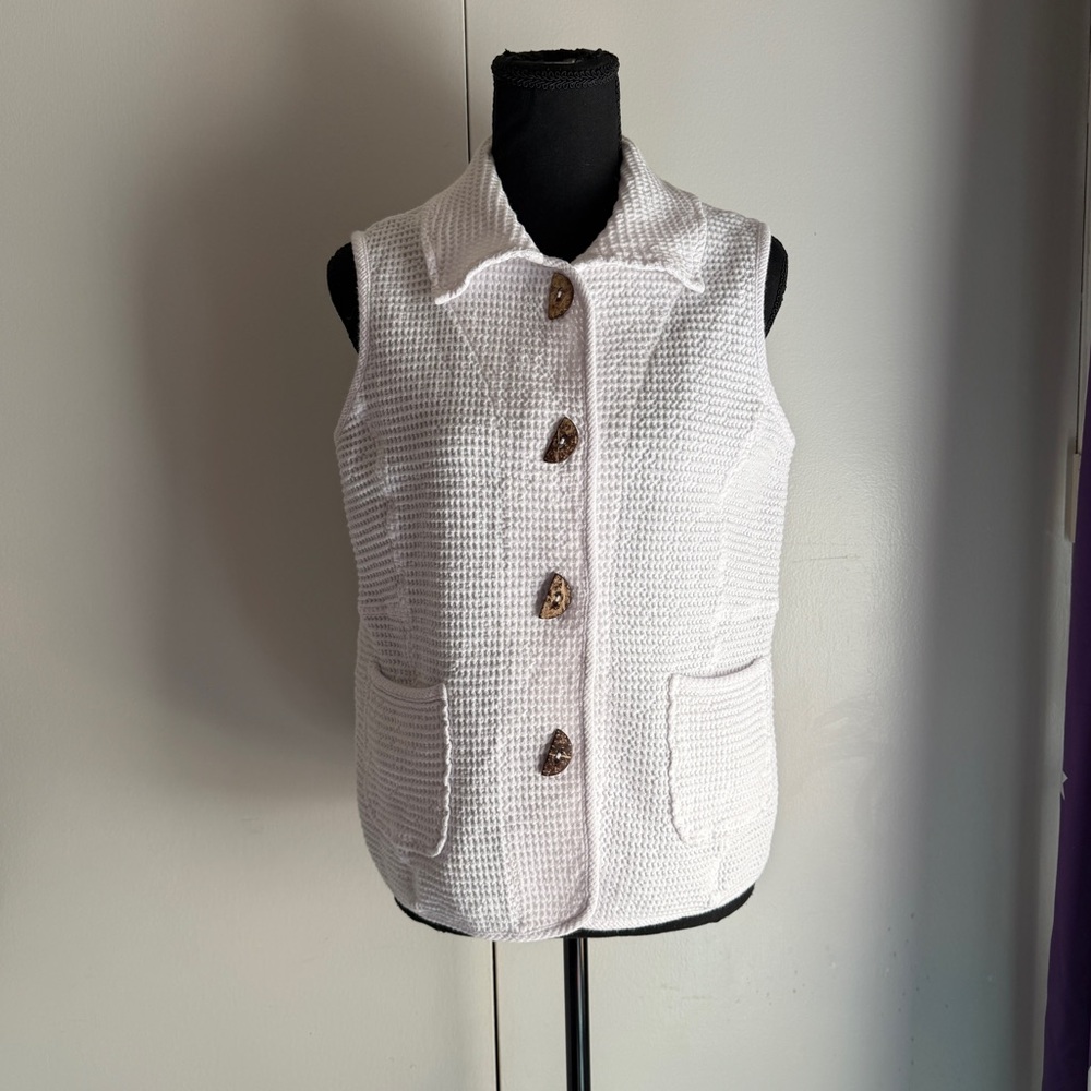 Focus Casual Life White Waffle Button Front Vest Pockets Women’s Size Small